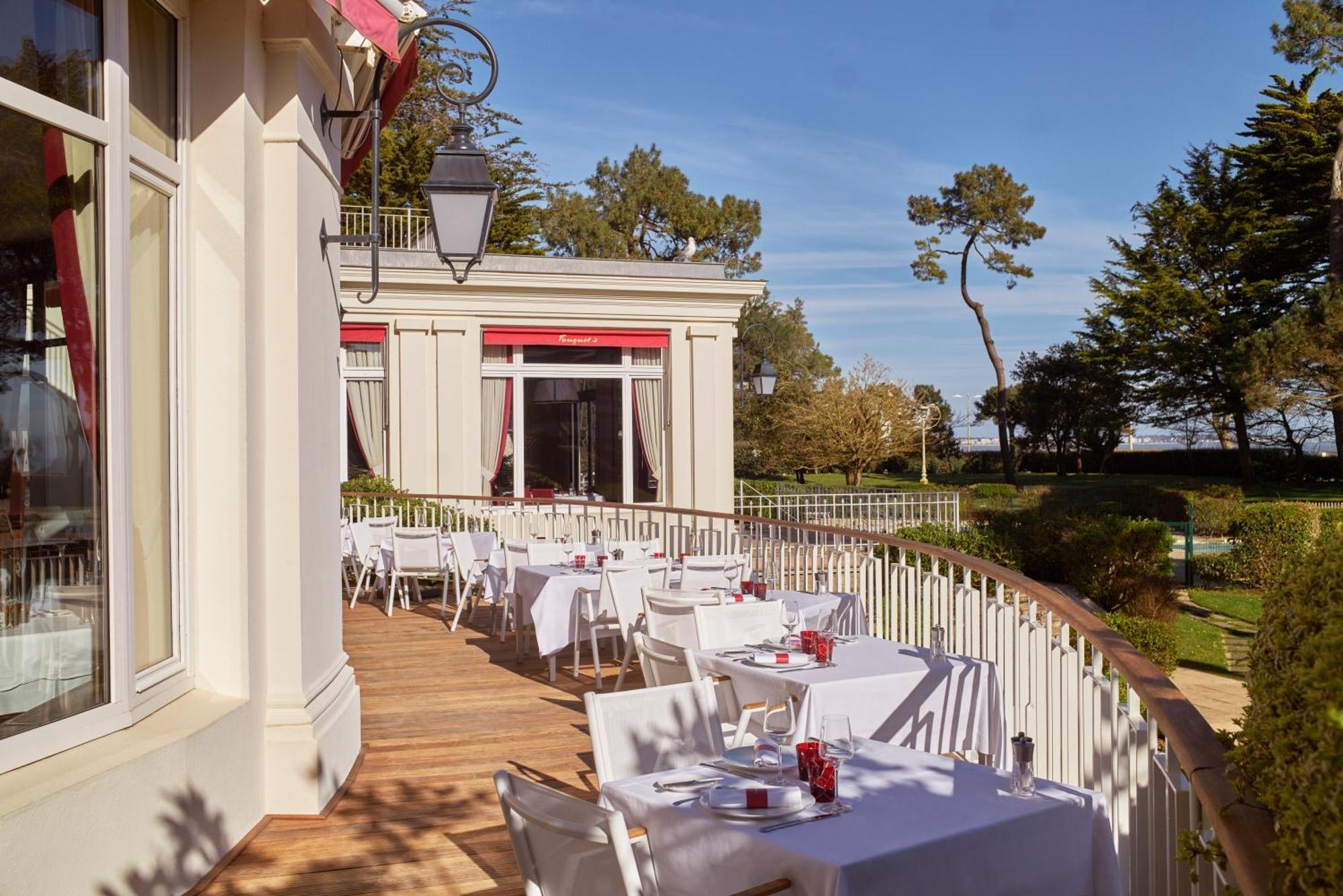 Hôtel Barrière Le Royal La Baule Exterior foto